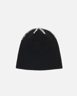 SKULLCAP MIT SICHTBAREN NÄHTEN